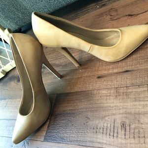 Forever 21 Tan Pumps Hees
